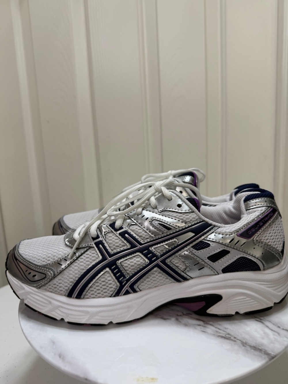 ASICS White Silver purple  Running Shoes with Purple Accent gel strike size 10